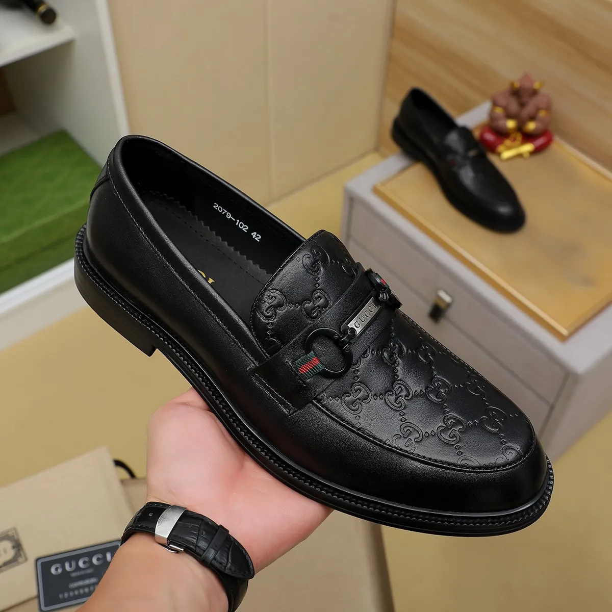 Men's shoes 💰460 💰💰Gucci official website men's business formal leather shoes update💥Hong Kong counters synchronize new styles💥completely one to one replica shipment👍zero difference in counter quality 0⃣️all made of imported first-layer cowhide on the outside with original hardware buckles➕water-dyed🐂leather lining production, color, code matching 39-44 (customized at 38.45.46)……